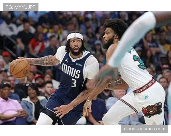 安东尼·戴维斯突破能力提升显著，关键时刻篮下效率拉开差距