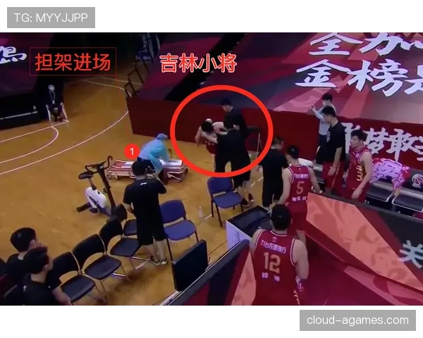 流血离场规则：球员出血必须立即处理，为何有时还能继续比赛？