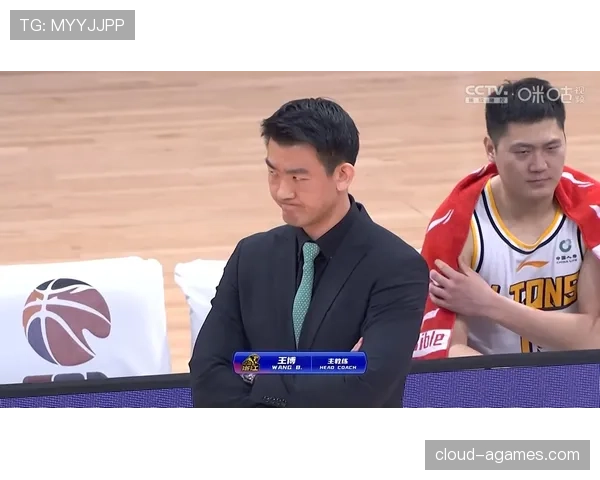 替补席犯规如何判？规则拆解场外违规的处罚逻辑